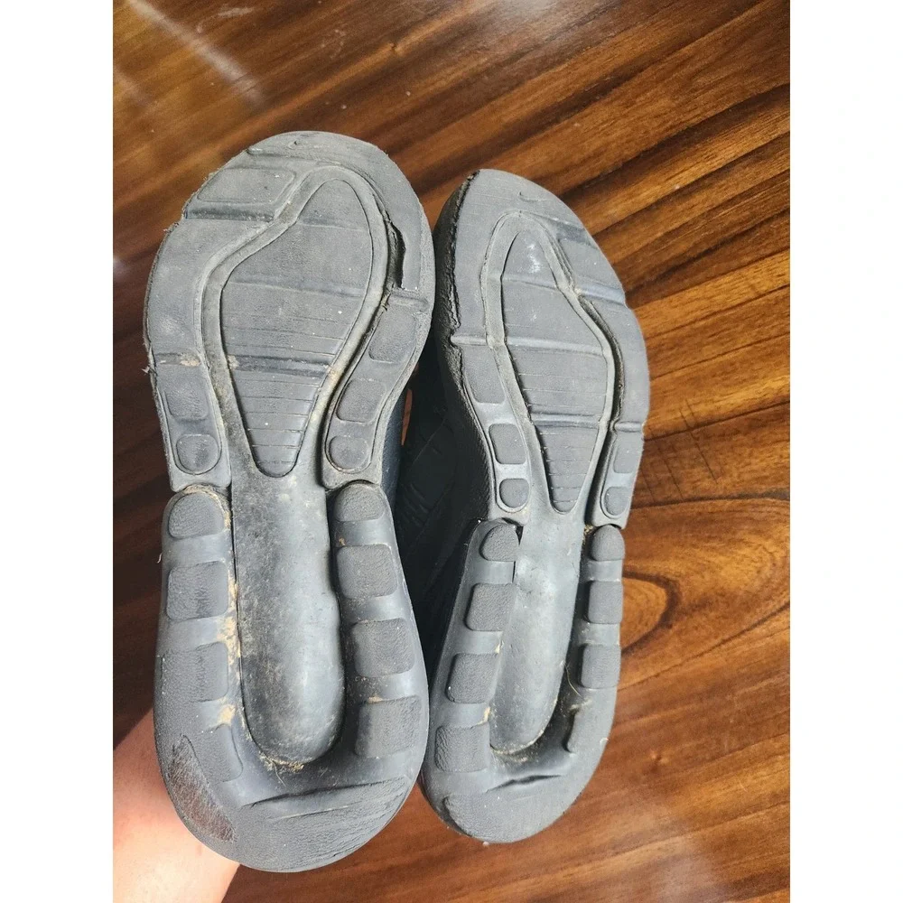 Size 5.5 (GS) - Nike Air Max 270 Low Triple Black